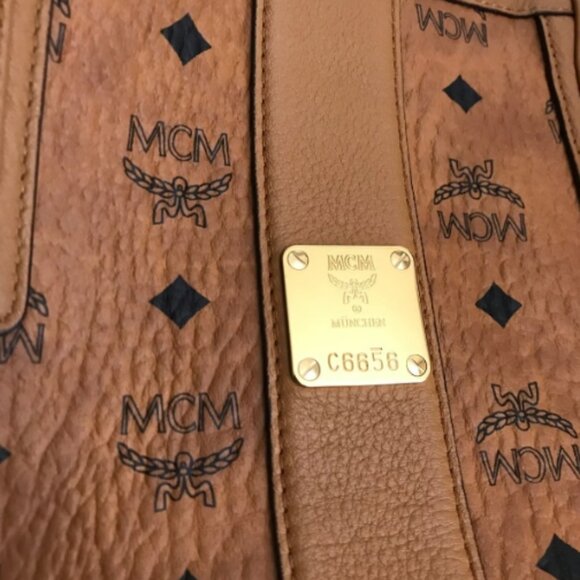 Authentic MCM Brand New Liz Reversible Visetos Tote Bag - Picture 5 of 8